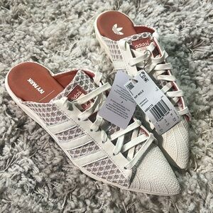Adidas x Ivy Park Mule NWT No Box Sz. 6.5